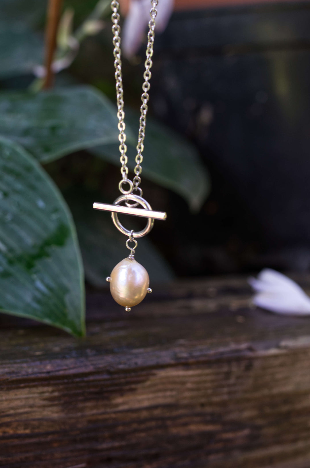 Necklace with baroque pearl / stainless steel