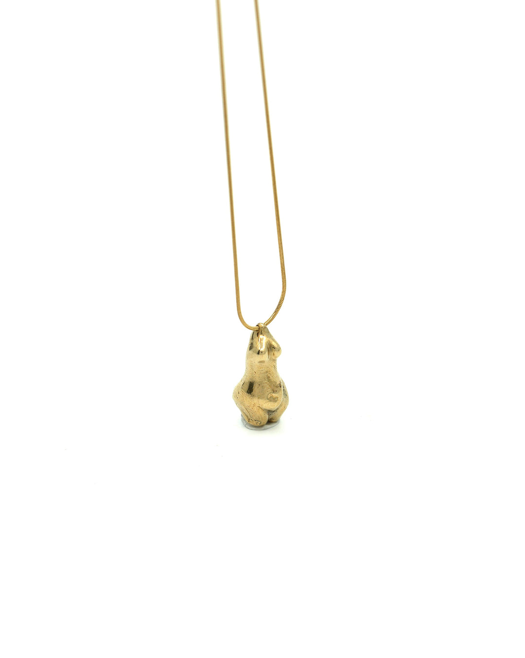 Mosadzný náhrdelník s príveskom Venuše, remeselný umelecký šperk od Atelier Objectora