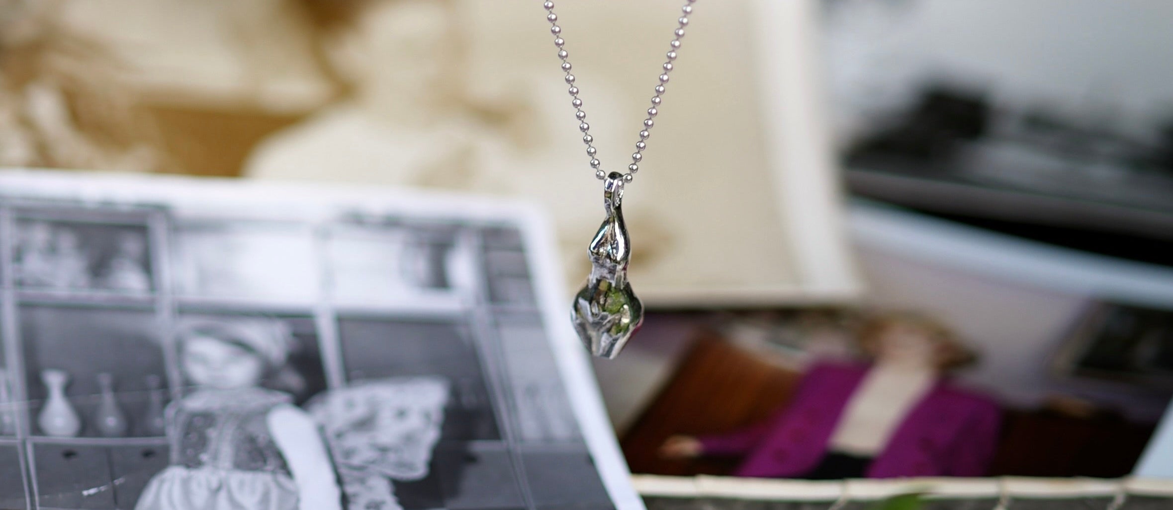 Venus pendant in sterling silver by atelier objectora. Female torso jewelry inspired by Paleolithic figurines called venuses.